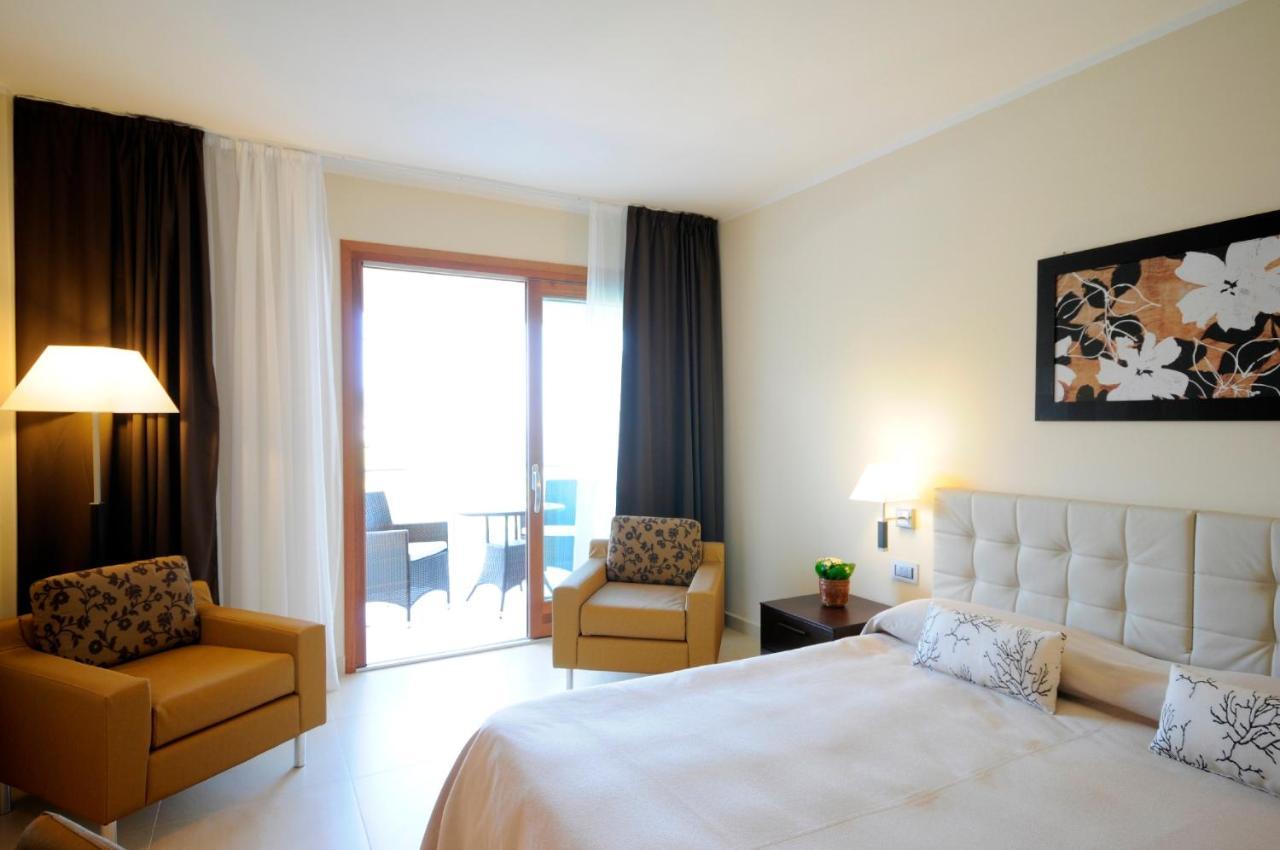 Hotel del Faro - Pugnochiuso Resort Vieste Esterno foto