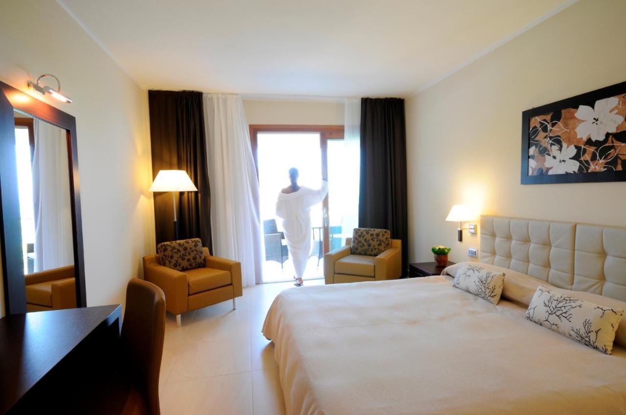 Hotel del Faro - Pugnochiuso Resort Vieste Esterno foto