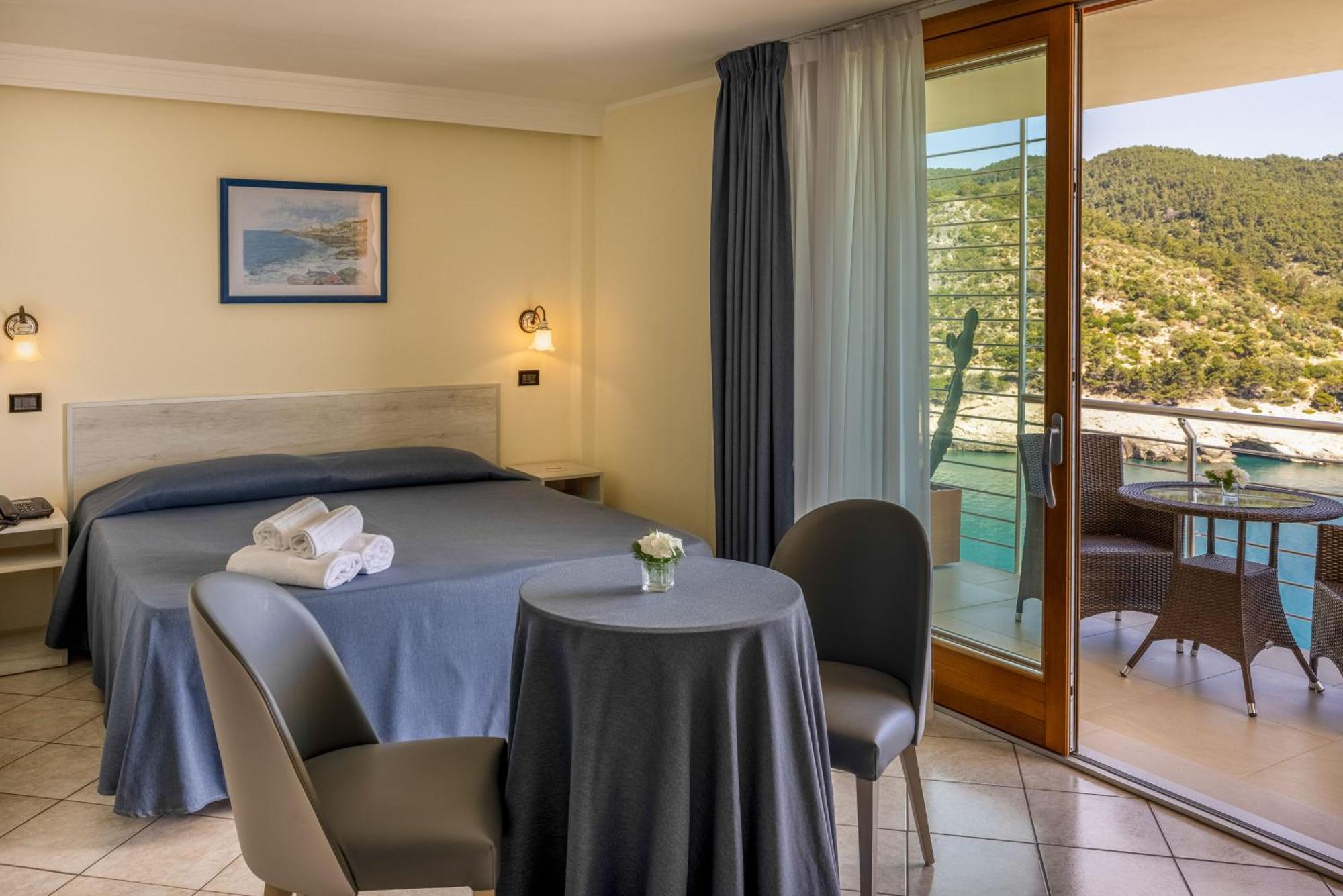 Hotel del Faro - Pugnochiuso Resort Vieste Esterno foto