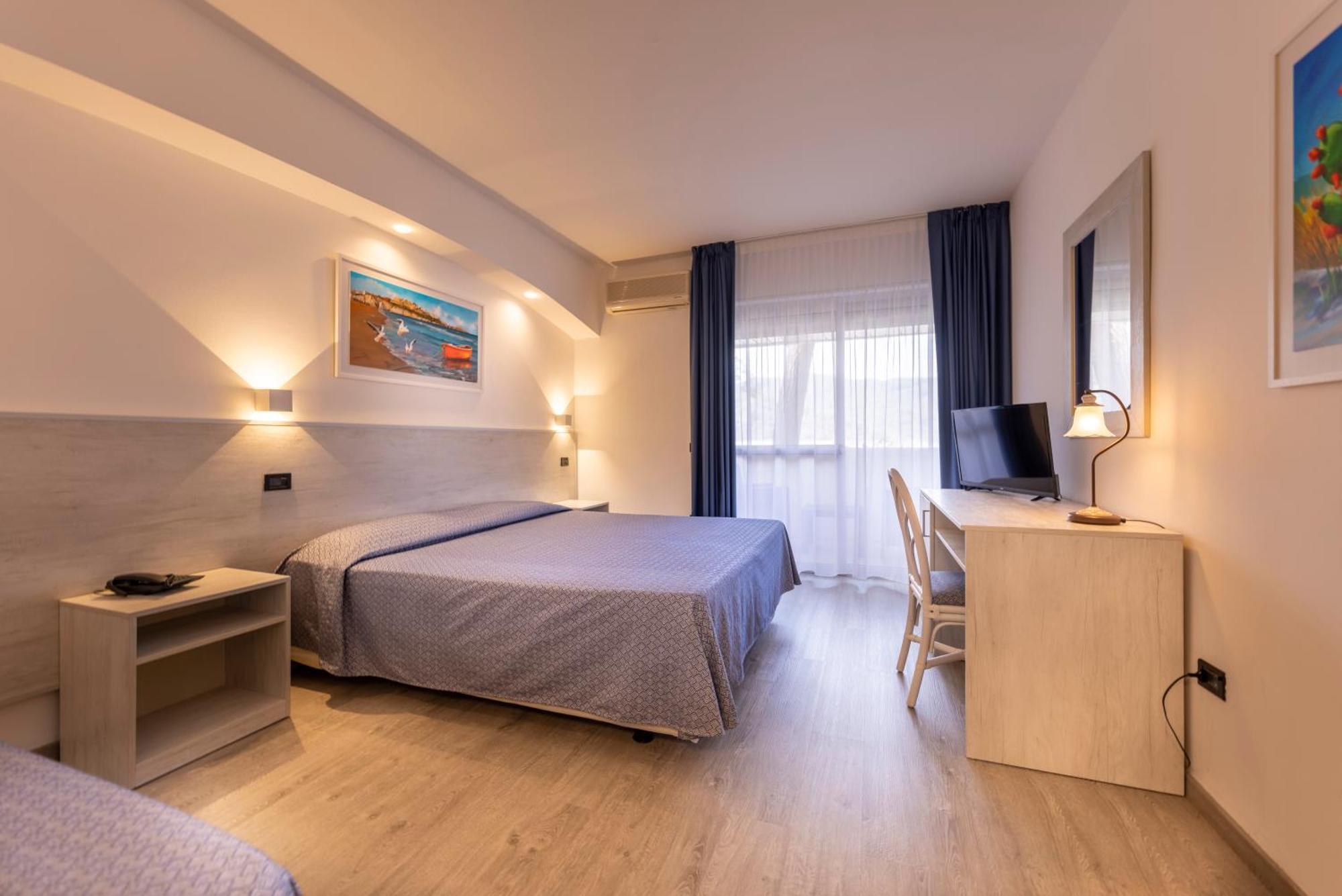 Hotel del Faro - Pugnochiuso Resort Vieste Esterno foto